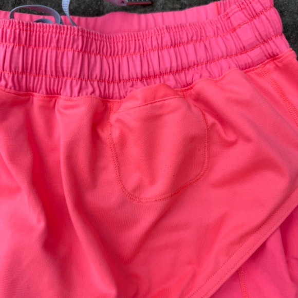 Lululemon hotty hot lined size 10 shorts - Picture 9 of 11